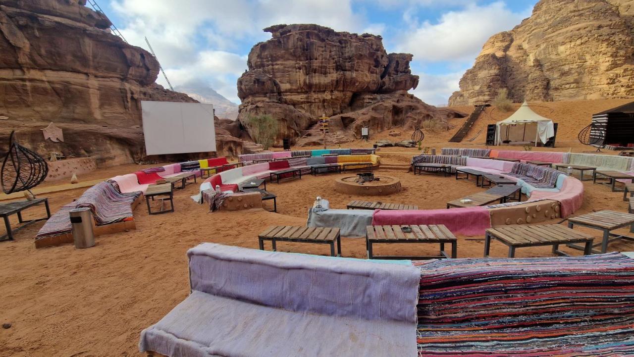 Aladdin Camp Hotel Wadi Rum Exterior photo